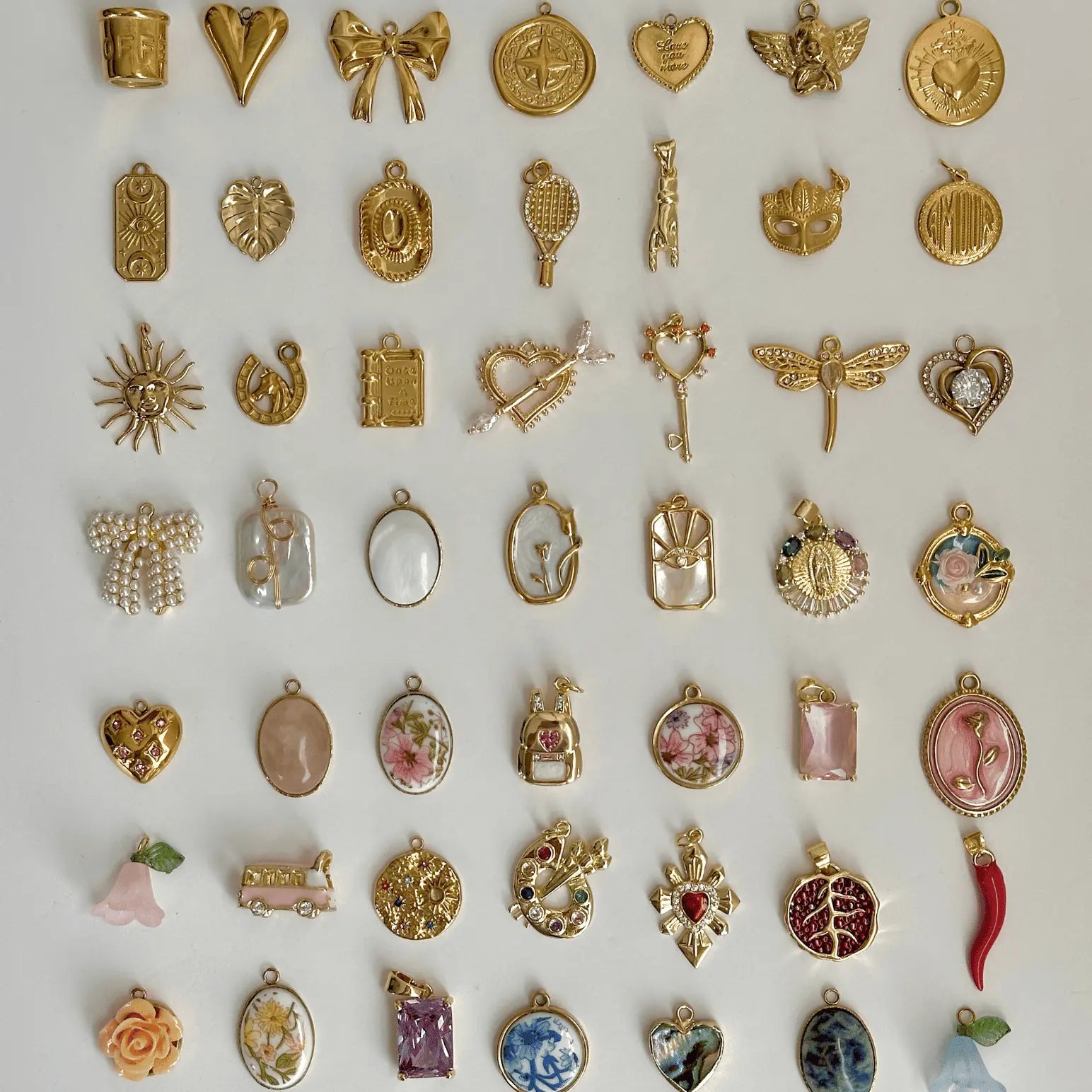 Handgefertigte Vintage Charms und 18k vergoldete Charms - Meadory