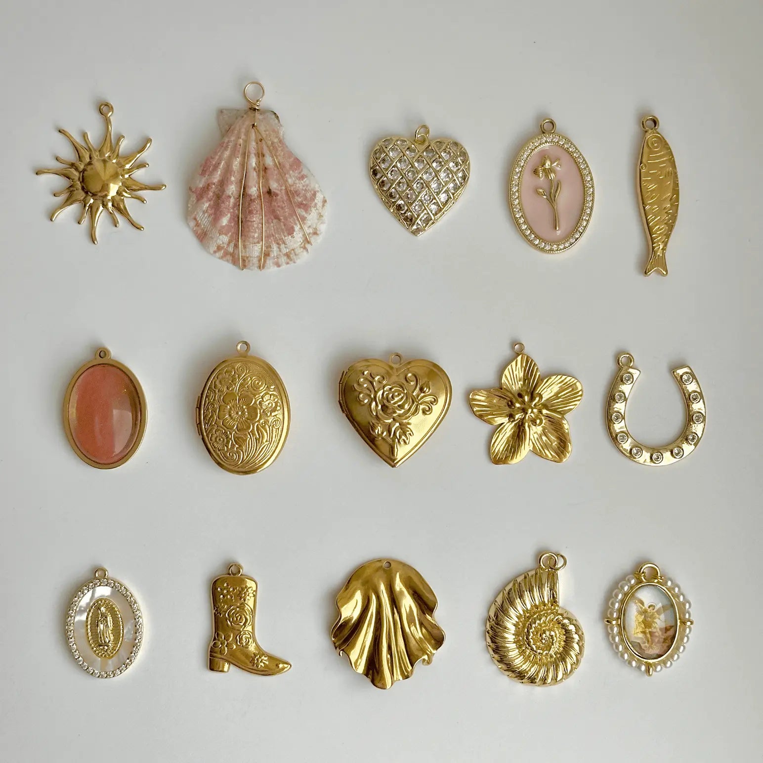 Handgefertigte Vintage Charms und 18k vergoldete Charms - Meadory