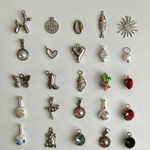Handgefertigte Vintage Charms und 304 versilberte Edelstahl Charms - Meadory