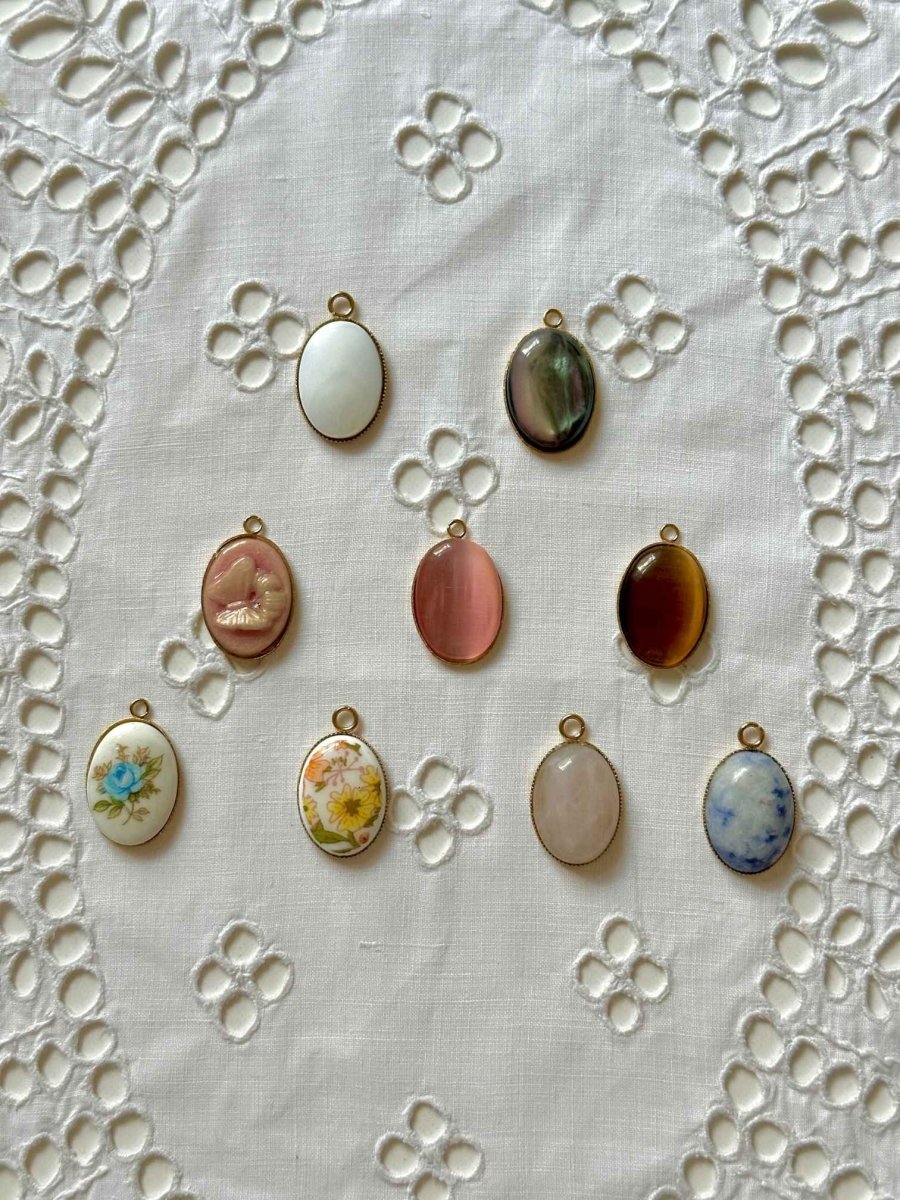 Vintage Schmetterling Charm (Oval) - Meadory